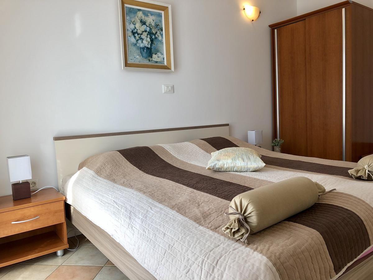 רוביני Apartment Dana מראה חיצוני תמונה